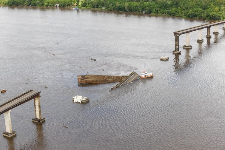 Queda de ponte e fortes chuvas impactam entregas no Pará